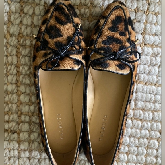 Talbots Francesca Bow-Front Driving Flats in Leopard Haircalf 8.5 - Picture 2 of 8